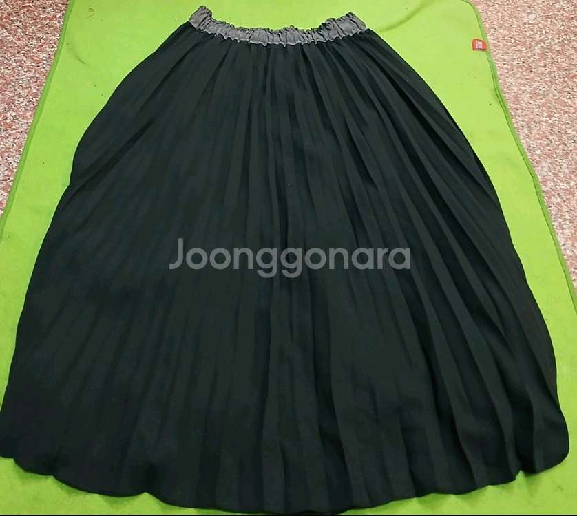 칼 라거펠트 플리츠 스커트--1