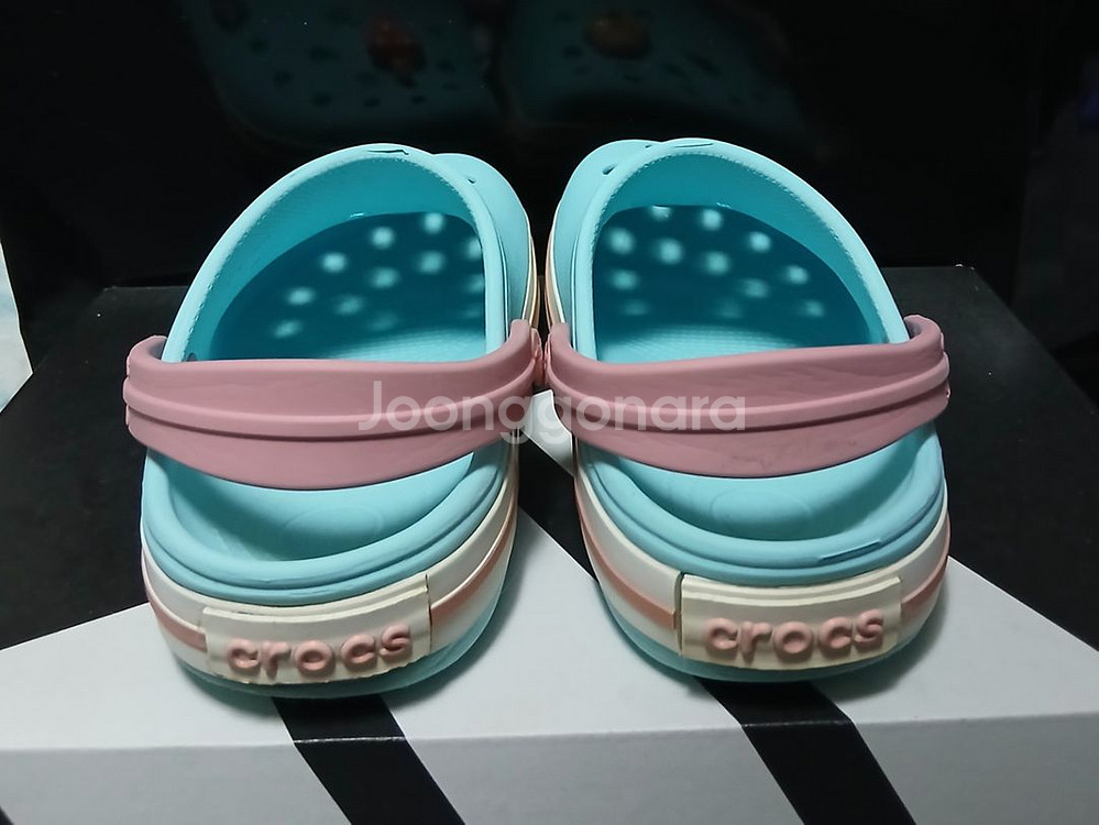 크록스j2 205(200~205)실사이즈..지비츠--5