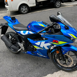 스즈키 gsx-r125 20년형 짧은키로수 판매합니다