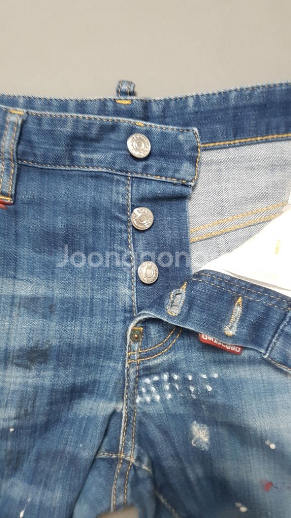 [30] 정품 디스퀘어드2 레드탭더티오일 워싱 반바지--5