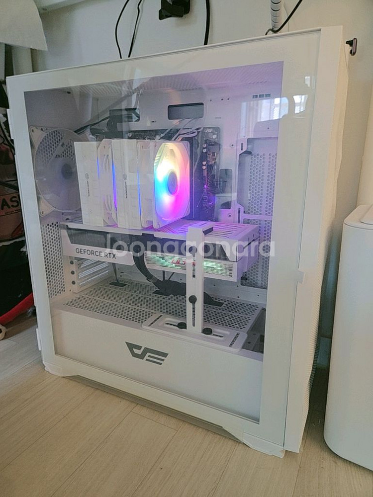 올 화이트 PC / 7600, 4070 Ti 본체--0