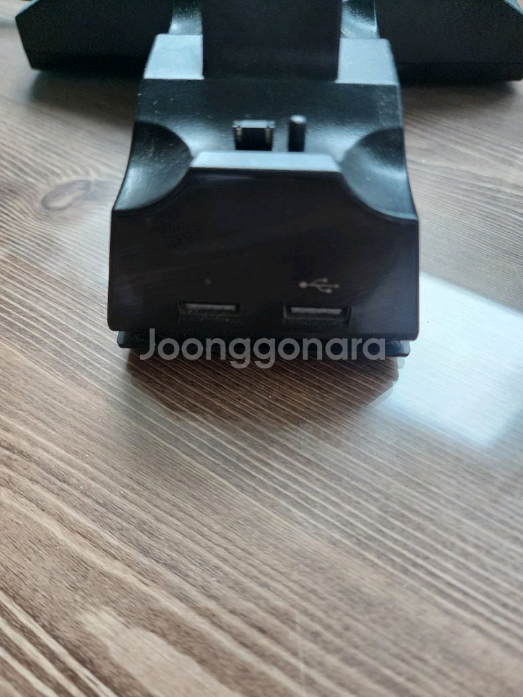 DOBE 플레이스테이션4pro 거치대 판매합니다.--2