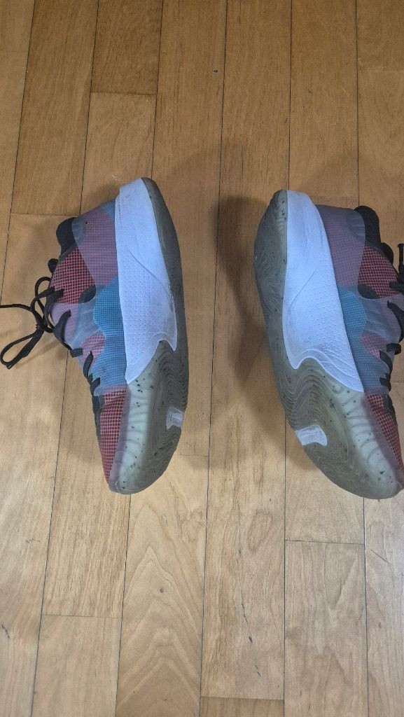 언더아머 애나토믹스 스펀 로우 농구화 이미지