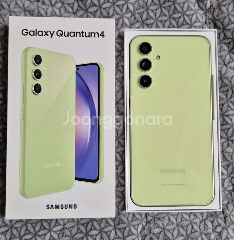 갤럭시 퀀텀4 라임색 128GB 판매합니다 A54--0