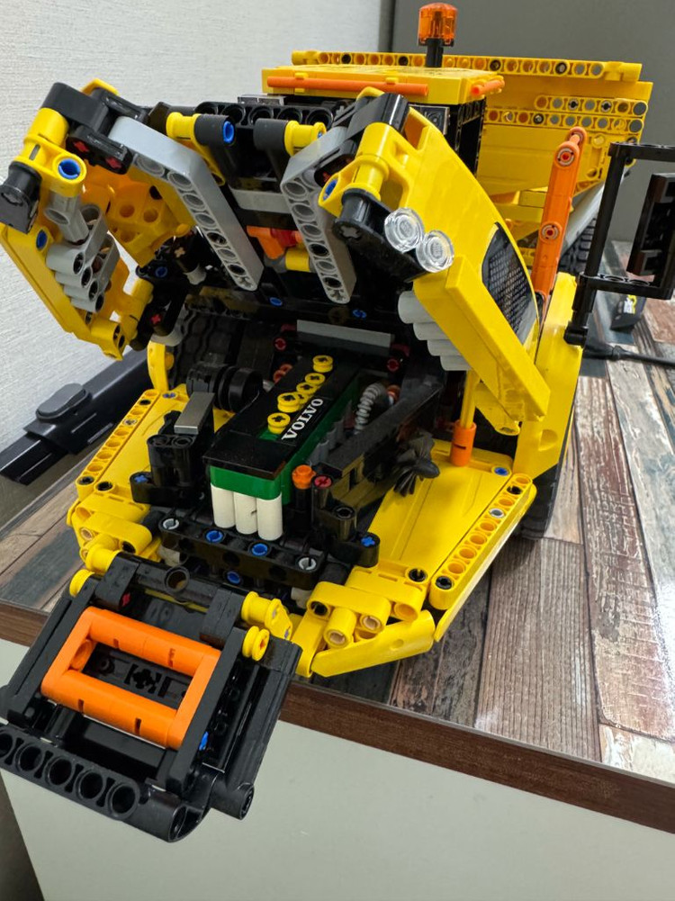 레고42114 볼보 굴절식덤프--2