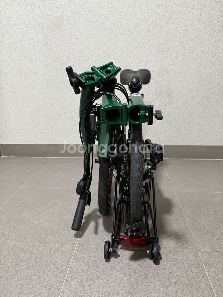 브롬톤 c라인 m6r 레이싱그린 2024년식--4
