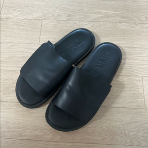 자라 zara 블랙 가죽 슬리퍼 270사이즈