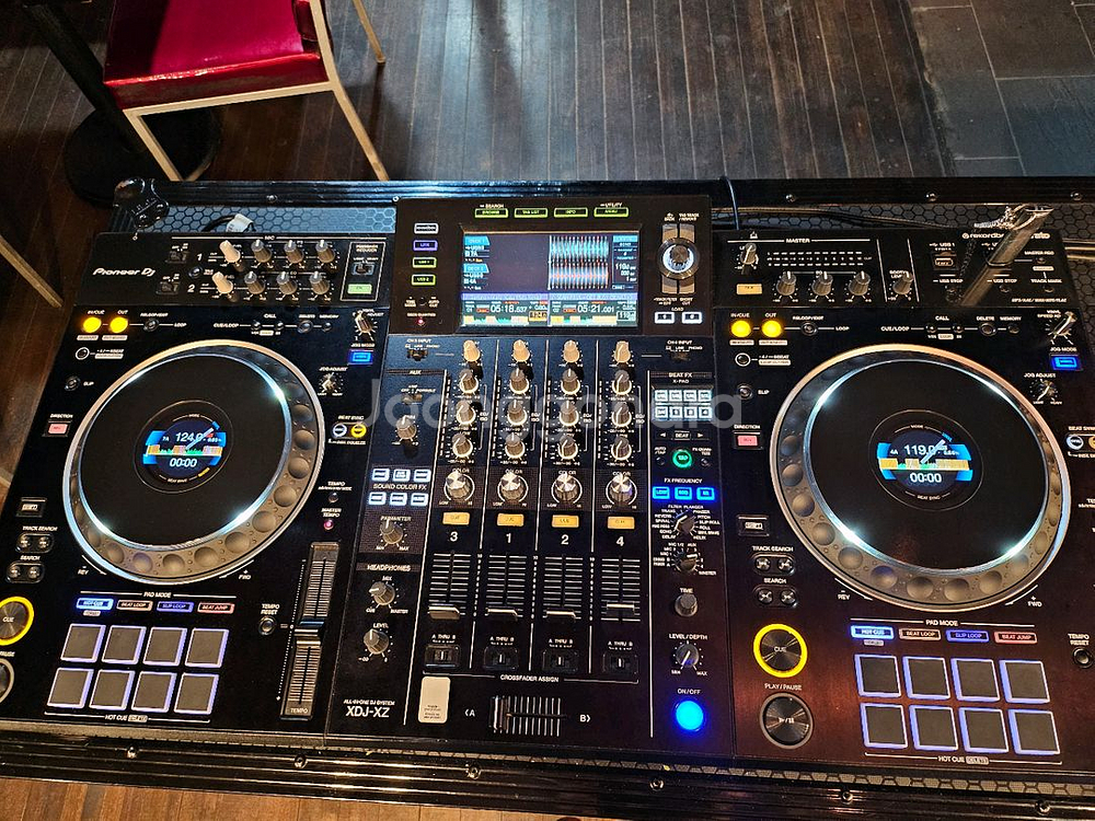 A급 파이오니아 DJ XDJ XZ 올인원 팝니다--0
