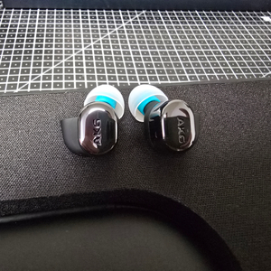 akg N5005 판매합니다.