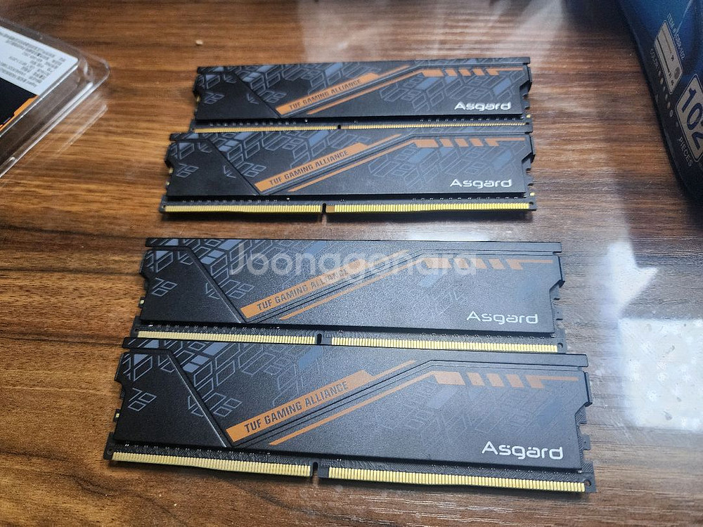 DDR4 3200 램 32GB (8GBx4) 팝니다.--1