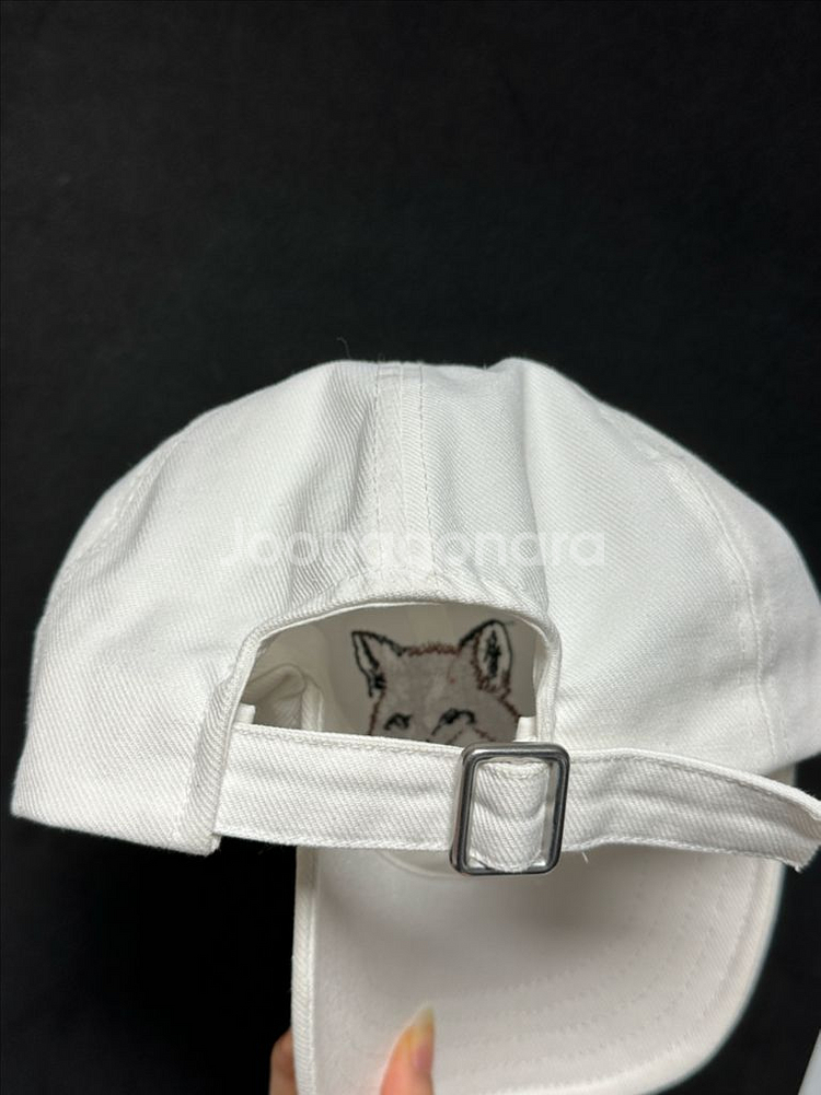 매종키츠네 캡모자 화이트 볼캡 빅폭스 트레포일 로고--3
