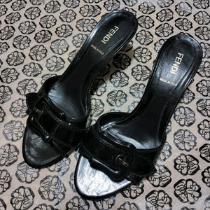 펜디(FENDI)여성 샌들슬리퍼36.5(정퓸)