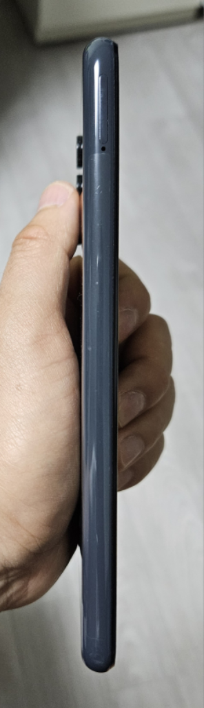 갤럭시 A13 블랙 64GB 싸게 팝니다.--5