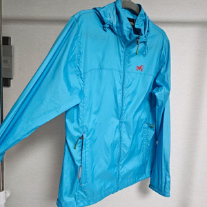 100) 밀레 경량 바람막이 점퍼