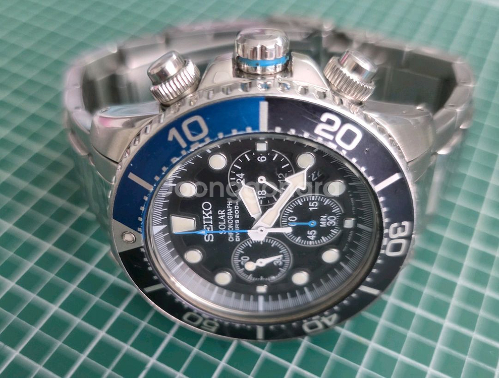 세이코(SEIKO) 솔라 태양광 크로노그래프 SSC01--1