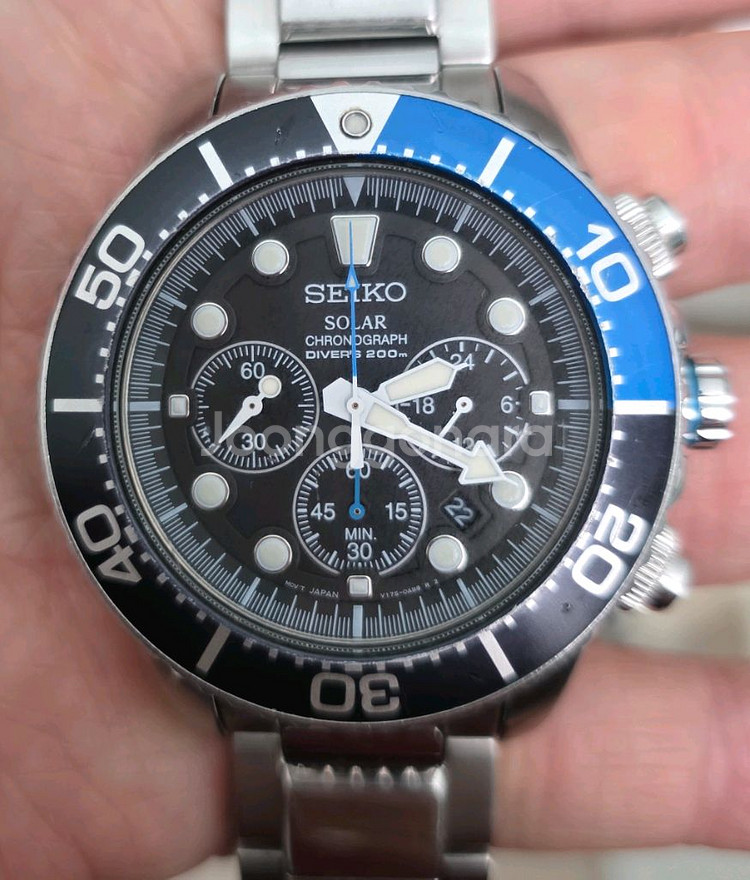 세이코(SEIKO) 솔라 태양광 크로노그래프 SSC01--0