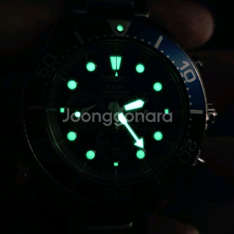 세이코(SEIKO) 솔라 태양광 크로노그래프 SSC01--7