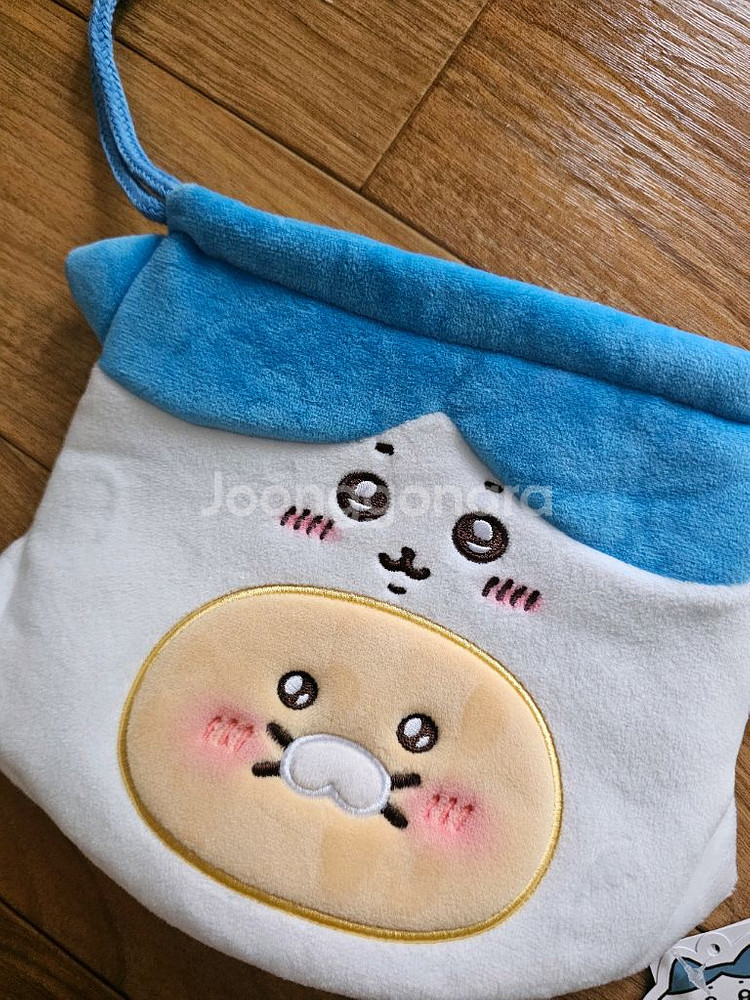 카카오프렌즈 먼작귀 하치와레.춘식이파우치 1개 새것--1