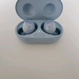 갤럭시 버즈 플러스 하늘색