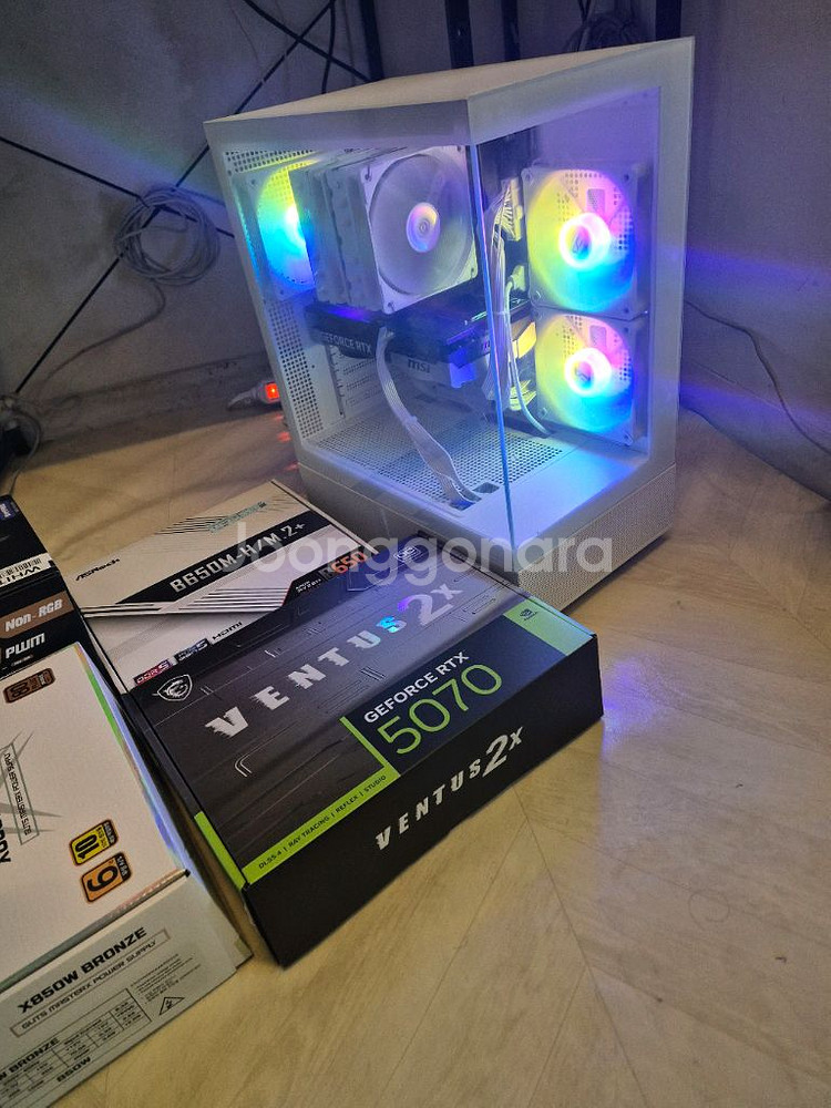 영상편집 게이밍 RTX5070 라이젠9600X 화이트--2