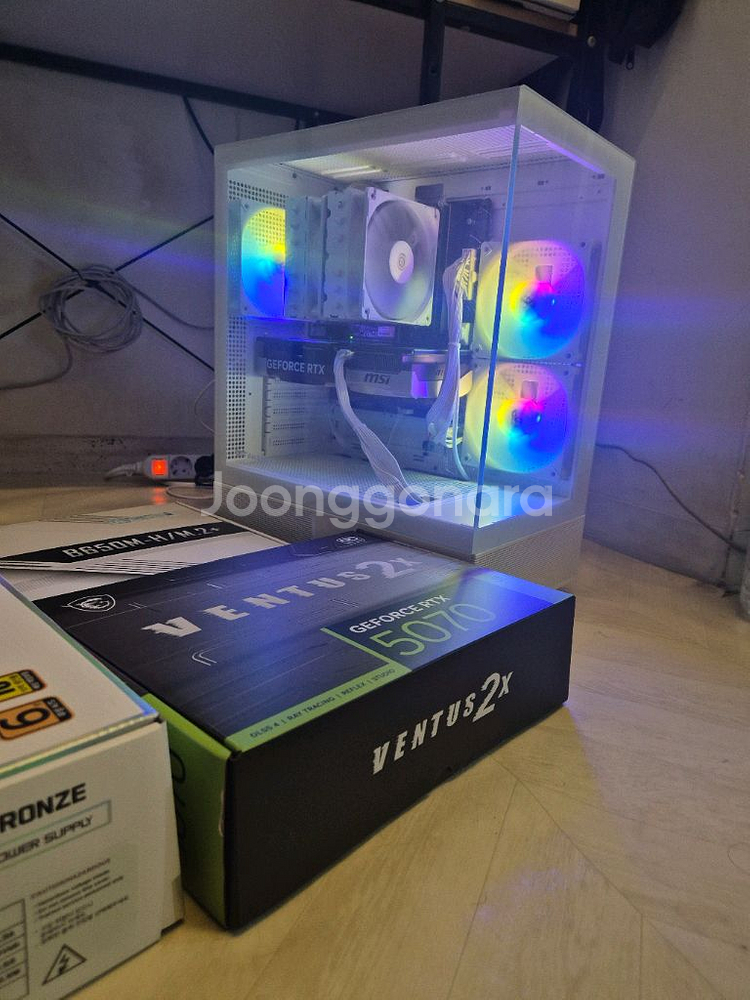 영상편집 게이밍 RTX5070 라이젠9600X 화이트--3
