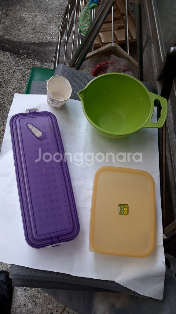 플라스틱 용기(모두 깨끗해요).1개는 무료--0