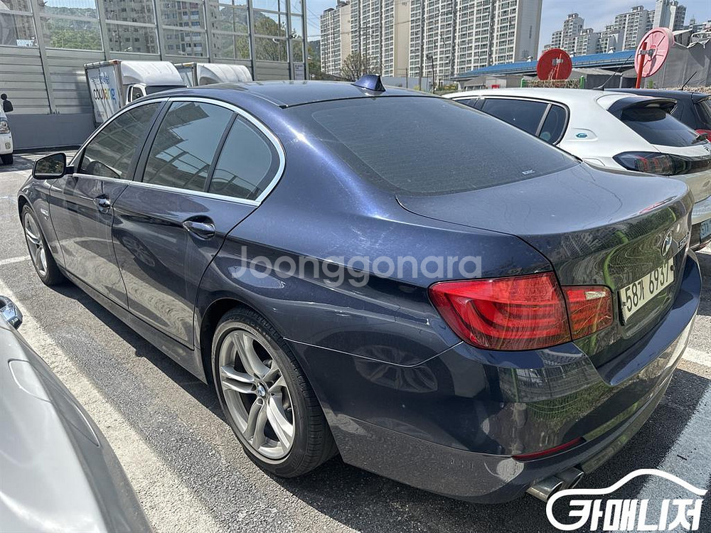 [BMW]5시리즈 (F10) 520d (5인승) 판매--9