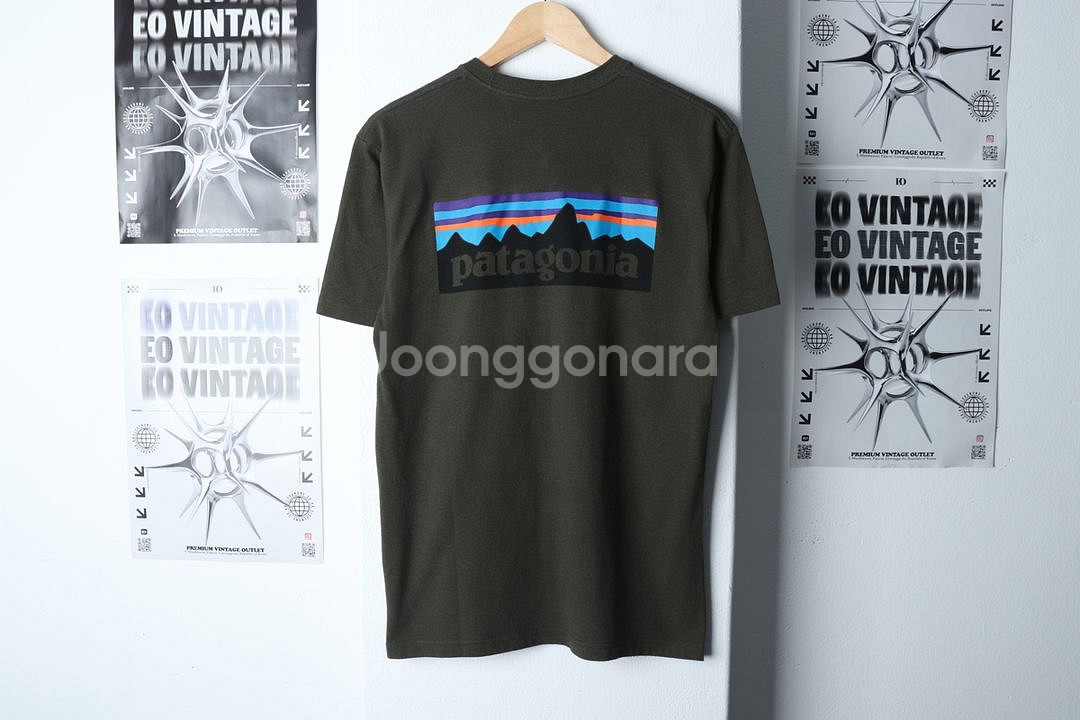 (S) 파타고니아 반팔 티셔츠 빅로고 카키 올드스쿨--6