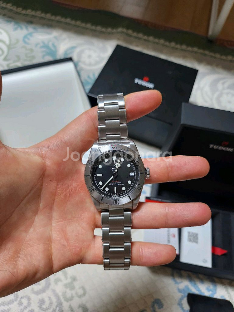 튜더 블랙베이 스틸 41mm 모델 판매합니다--1