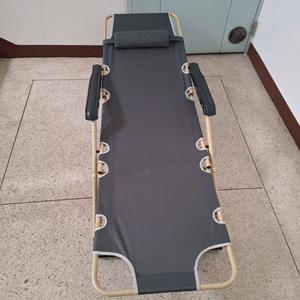 캠핑 침대겸의자