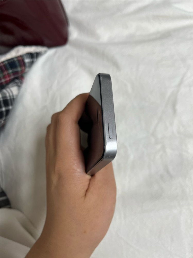 아이폰 SE 스페이스 그레이 16기가 이미지