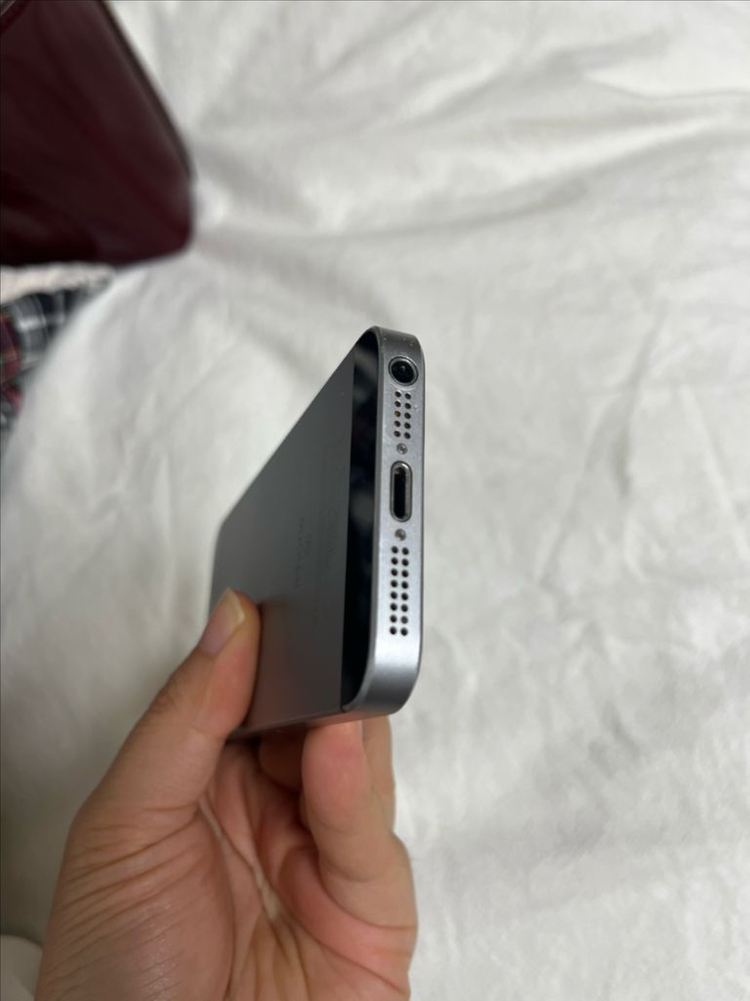 아이폰 SE 스페이스 그레이 16기가 이미지