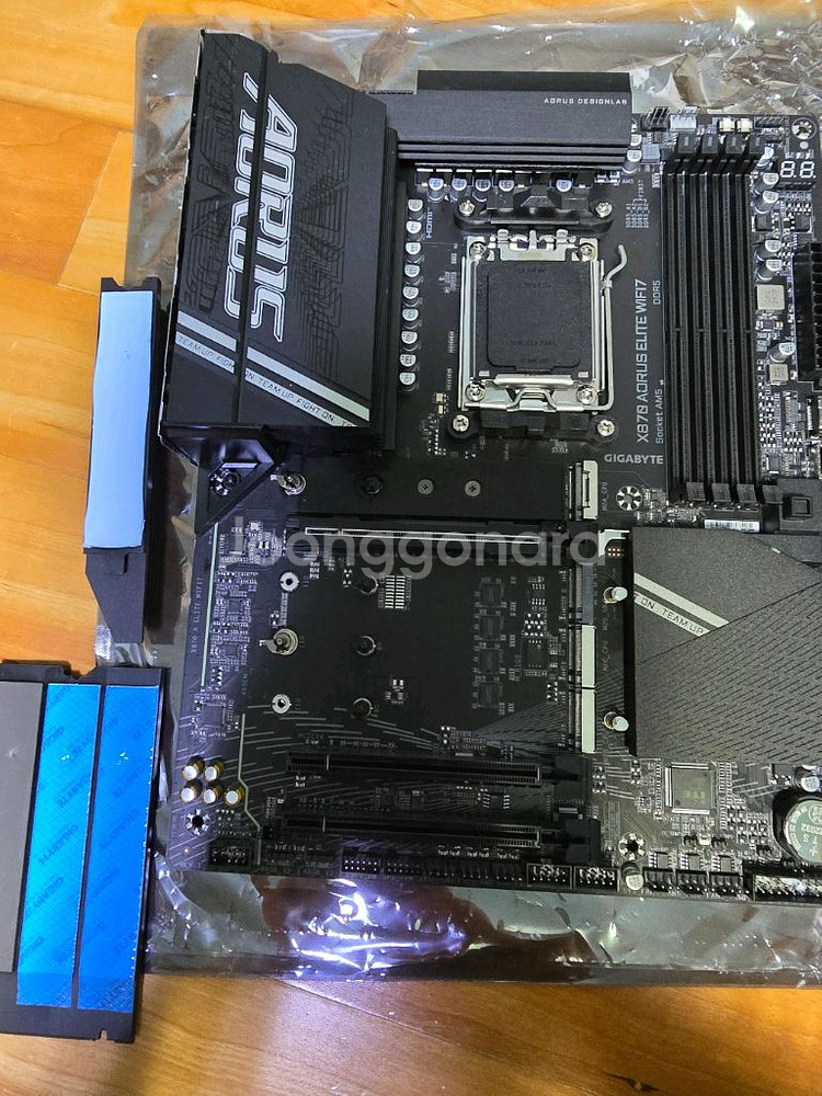 GIGABYTE X870 AORUS ELITEWIFI7--1