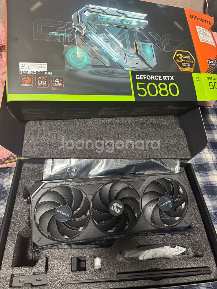 GIGABYTE GeForce RTX 5080--0