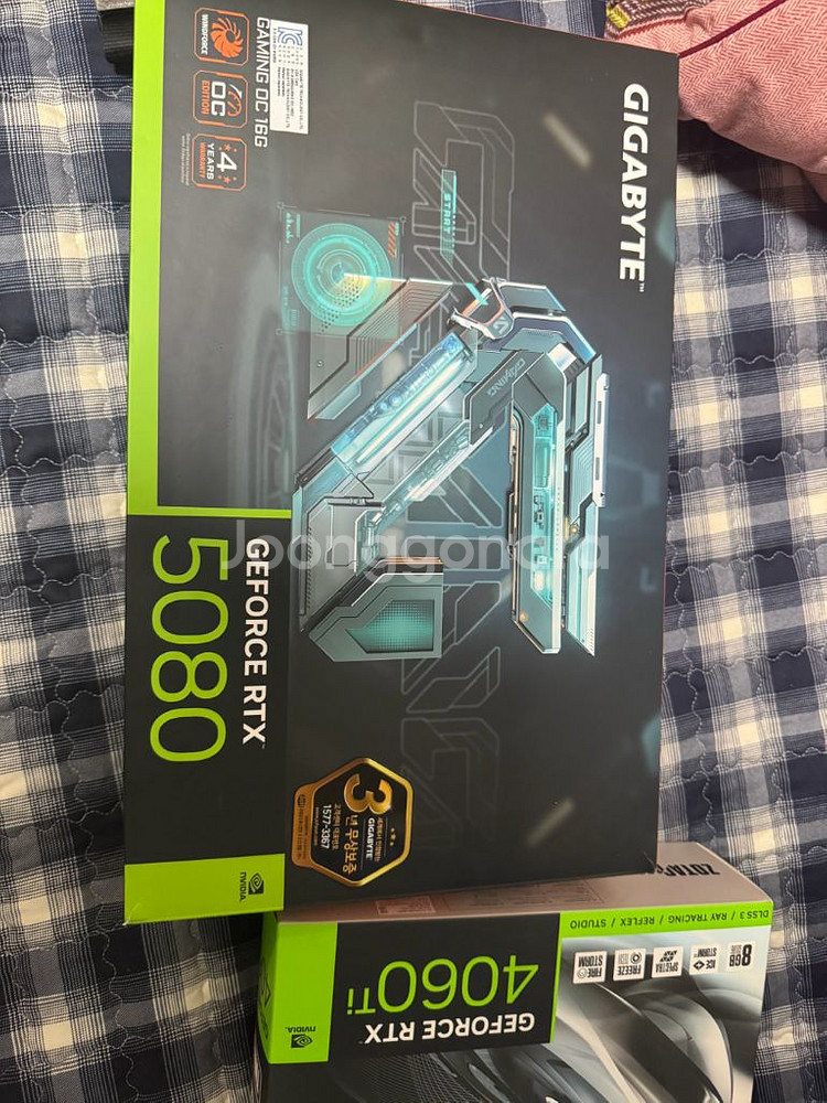 GIGABYTE GeForce RTX 5080--1