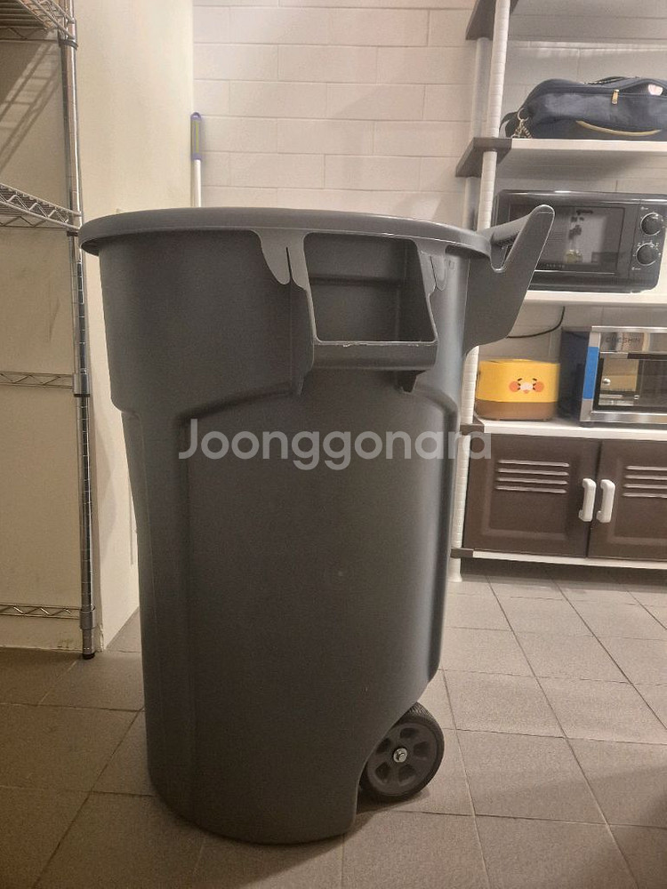 Rubbermaid BRUTE 쓰레기통 166L--2