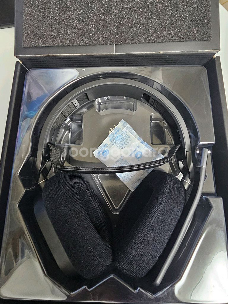 커세어 HS80 RGB WIRELESS 게이밍 헤드셋--0