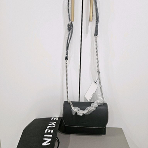 앤클라인 체인미니크로스백 새상품
