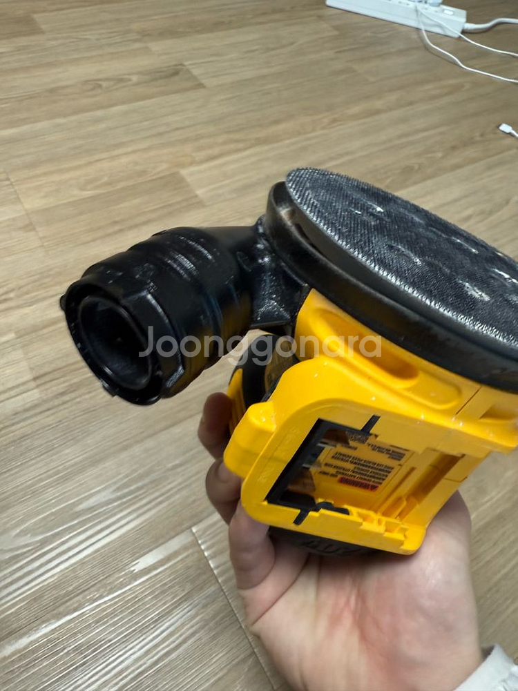 디월트 샌딩기입니다 20v 5ah밧데리포함--3