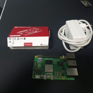 라즈베리파이5 4gb 팝니다.