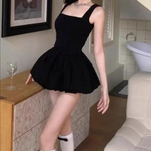 블랙 미니 원피스