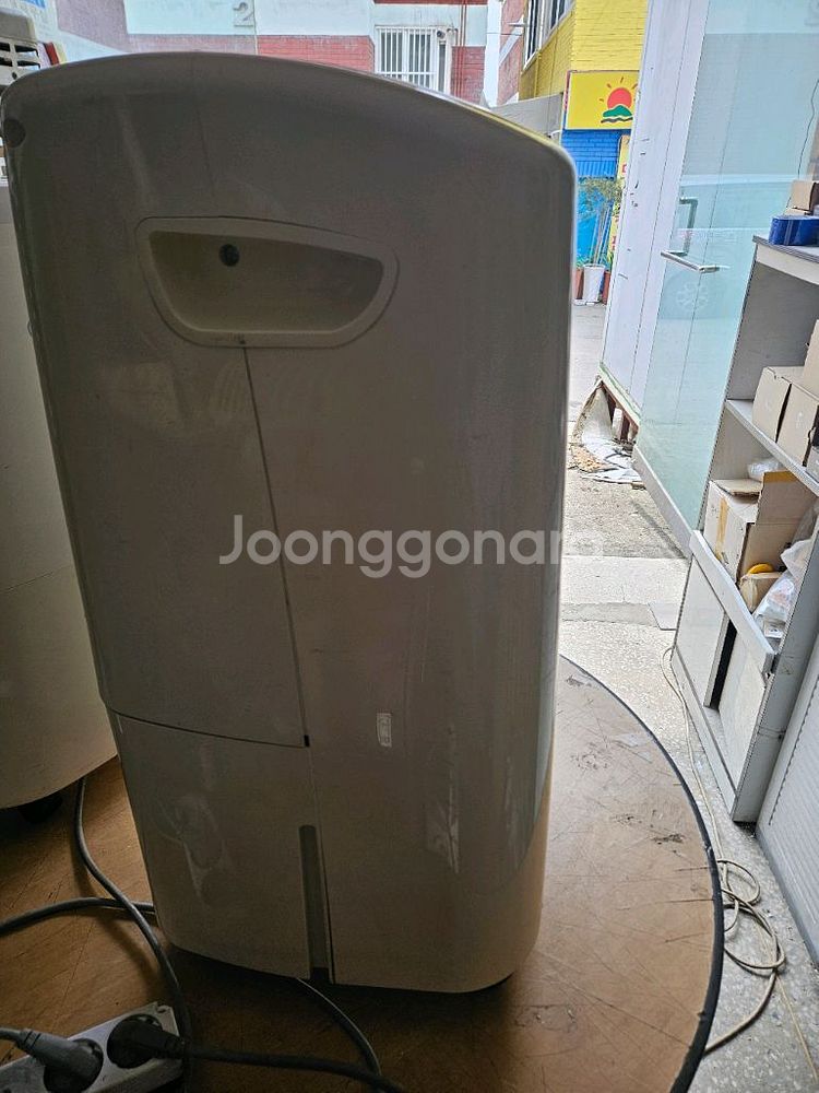 위닉스 제습기 대용량 25리터 결로방지예방 물잘빨립니다--2