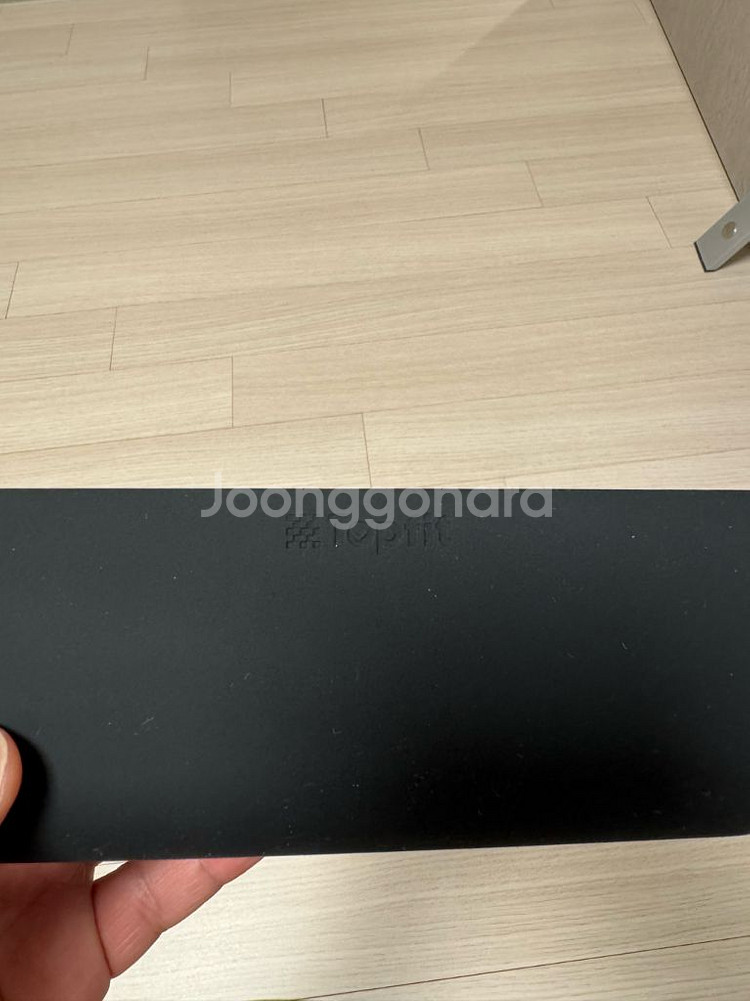 모델3 탑핏 거치대, 무선충전, USB허브 등 팝니다--2