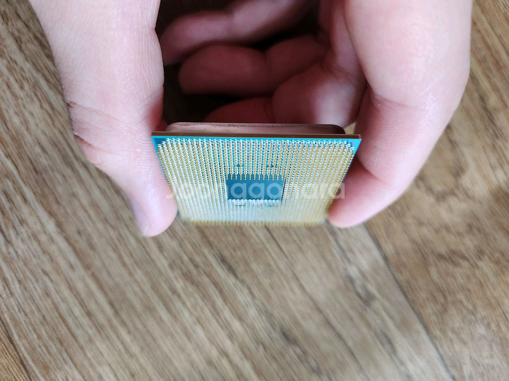 AMD 라이젠7 2700X CPU--1