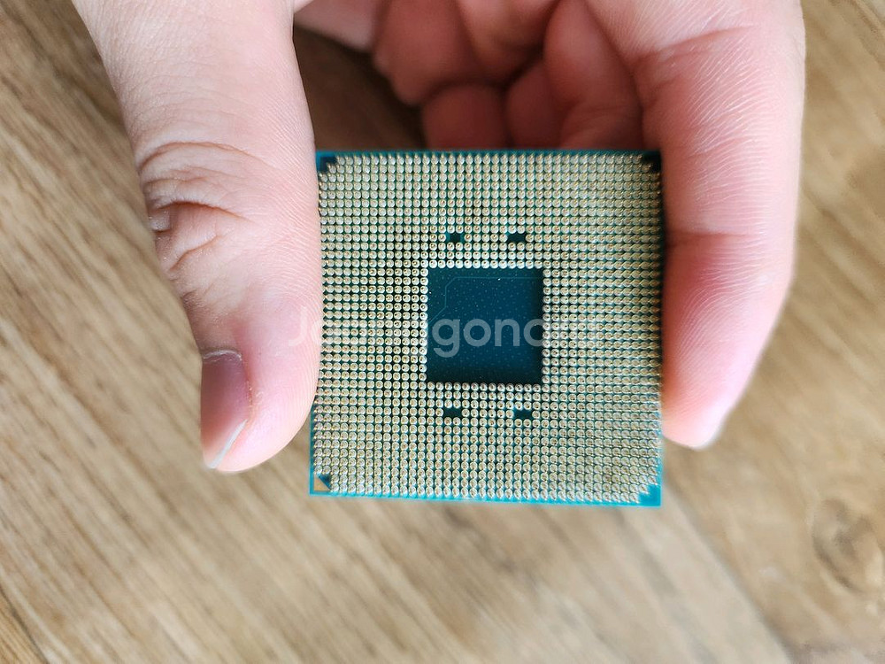 AMD 라이젠7 2700X CPU--3