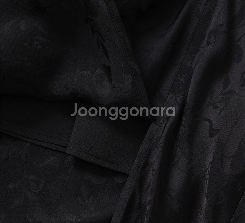 [새제품] 랭앤루 BECCA SKIRT (M사이즈)--5