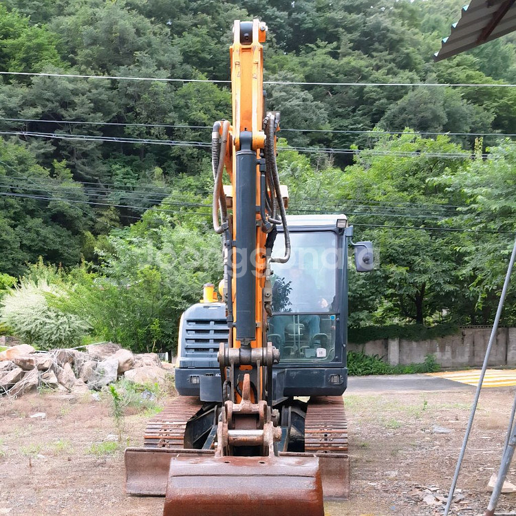 현대 HX60 17년식 집게장착 중고 02 굴삭기--1
