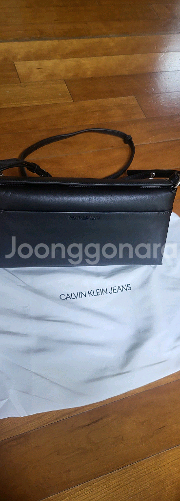 캘빈클라인진 정품여성클러치백(워런티카드포함)새제품입니--2