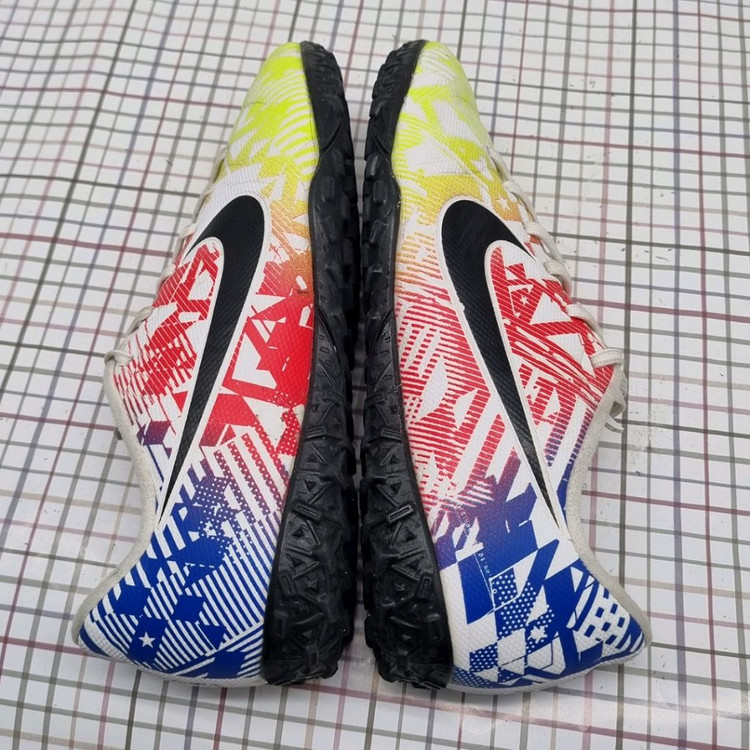 나이키 머큐리얼 베이퍼13 풋살화 225 이미지