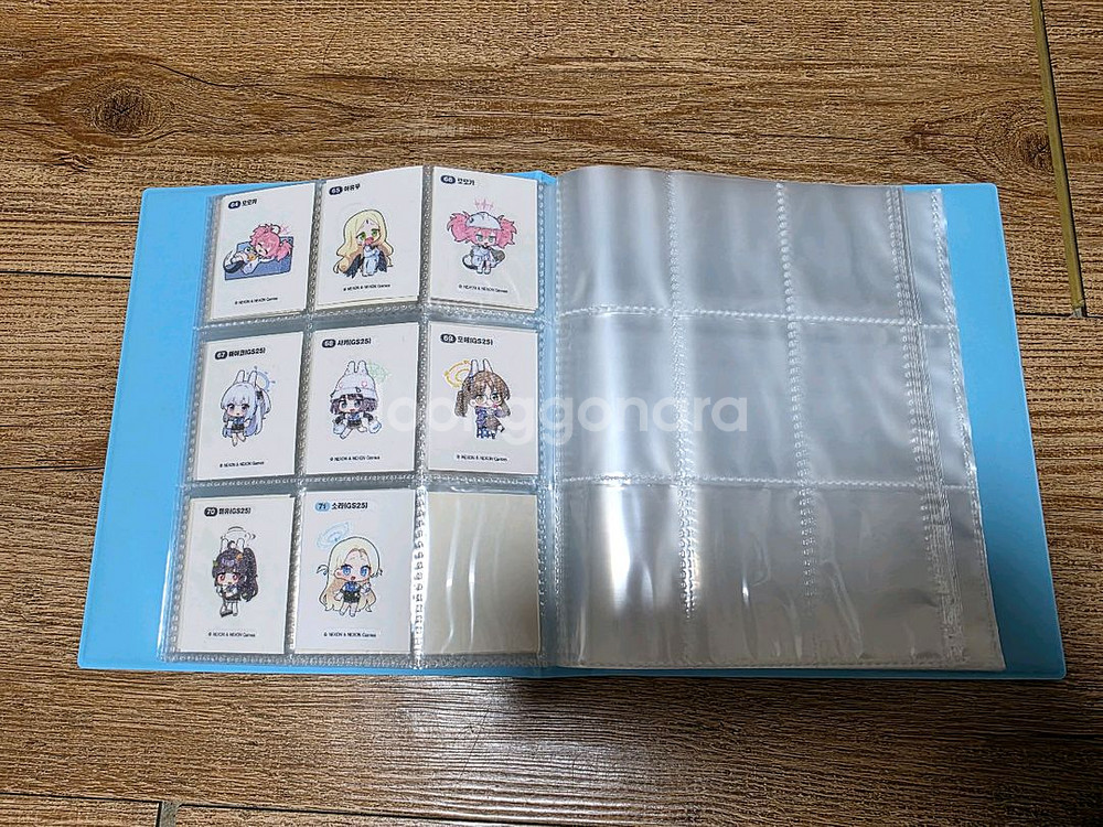 블루아카이브 GS25 띠부씰 + 콜렉터북--2